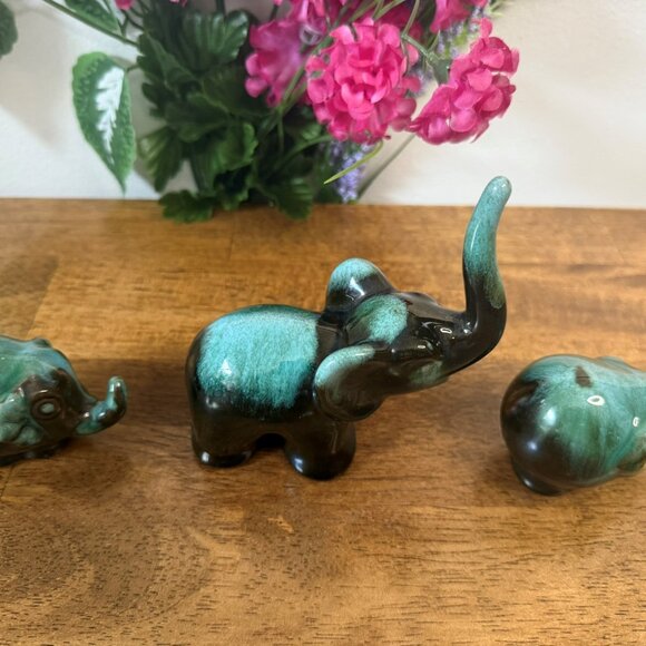 Blue Mountain Pottery Elephant Figurines Green Drip Glaze Canadian Pottery Set - Picture 3 of 7